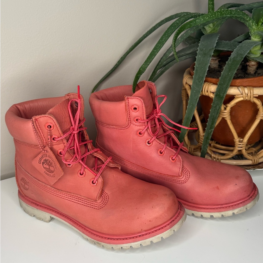 Timberland Women’s Premium Waterproof Boots Hiking Pink Leather PrimaLoft Size 9 - Picture 2 of 14